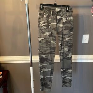 Low Waisted Grey Camoflauge Cargo Bottoms/Joggers